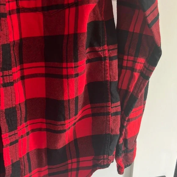 Cat& Jack Boy’s Red and Black Plaid Shirt Size Large - Picture 5 of 9